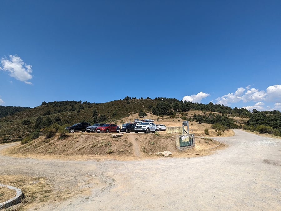 Estacionamiento del refugio del Serrat de les Esposes 