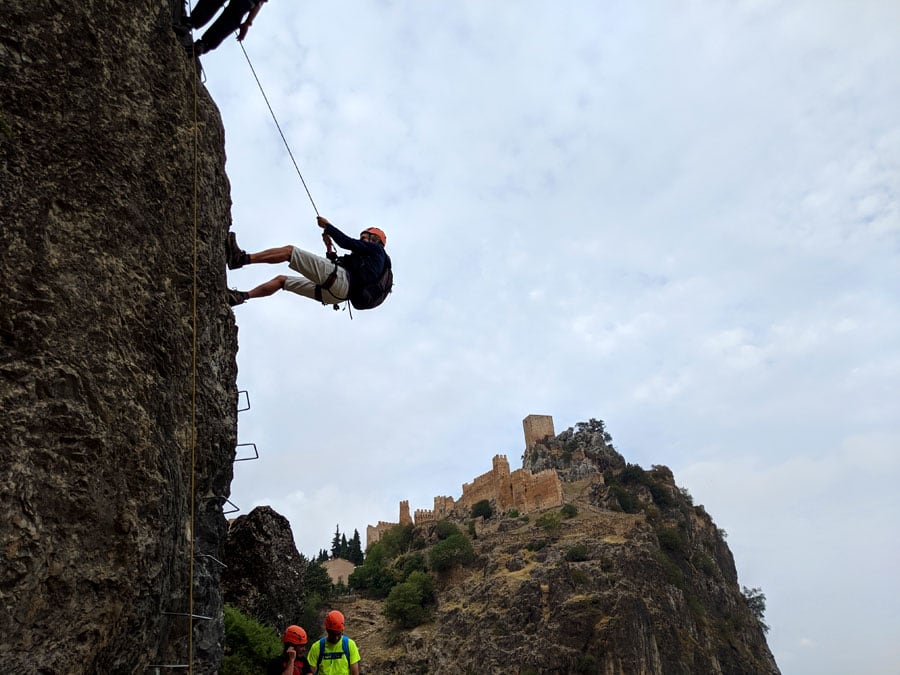 Rappelling the 5/10 meters of the practice zone 