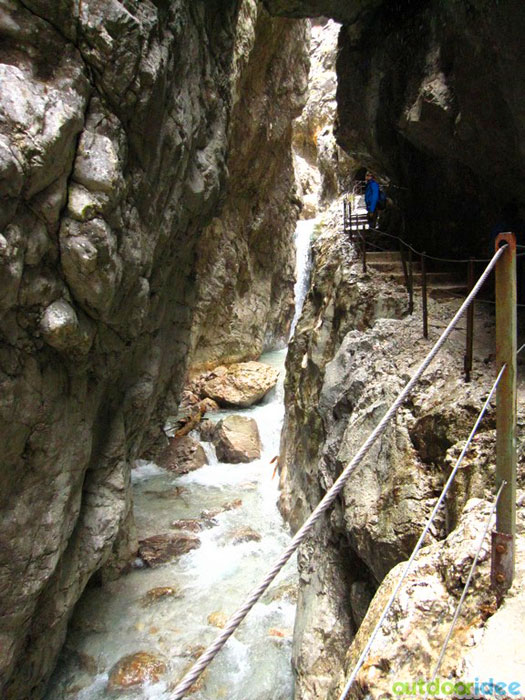 The path of the gorge 