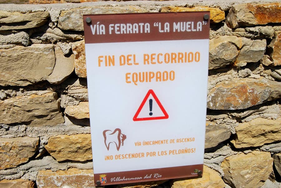 Cartel informativo al final de la vía ferrata 