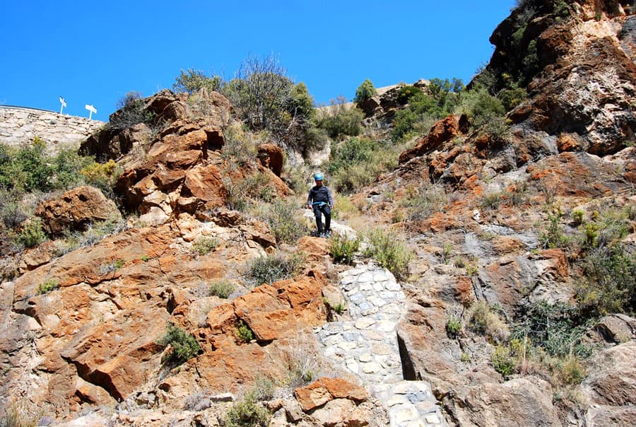 Bajamos por el atajo de la canal de piedra (no recomendable) 