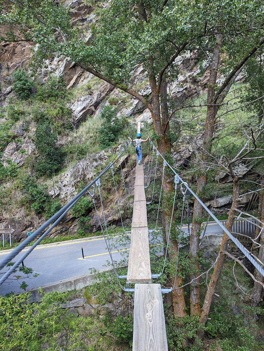 Pasarela de entrada a la vía ferrata 
