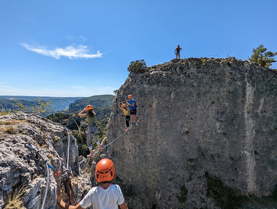 Cruzando el puente nepalí 