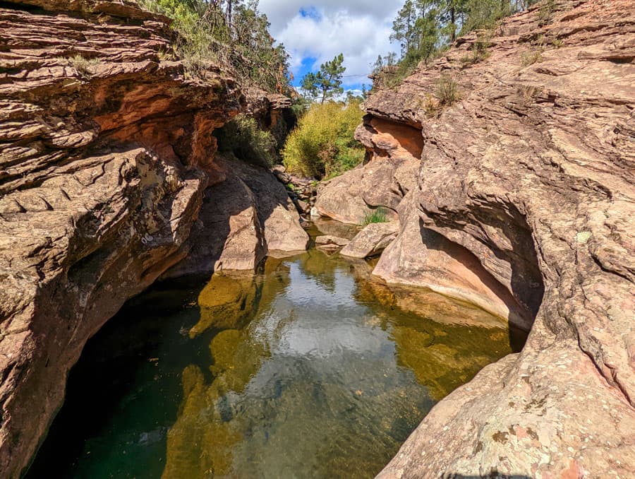 Pozas del arroyo de la Hoz de camino a la vía ferrata 