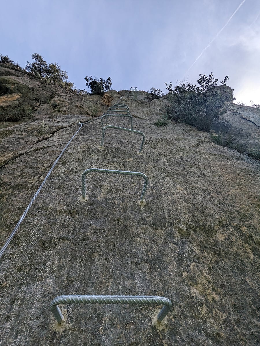 Últimas grapas en la vertical de salida 