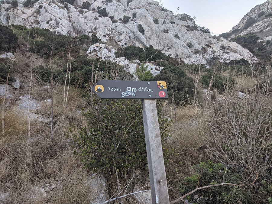 725 metros a la cima del Peñón de Ifach 