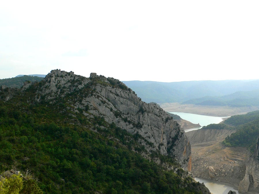 Vista atrás a la ermita de la Pertusa camino del Congost de Montrebei 