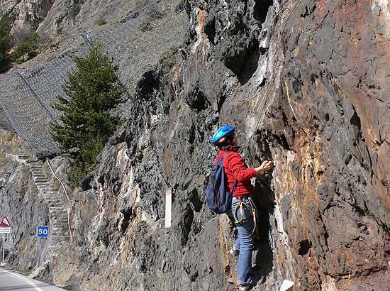 The Racons ferrata used to start right next to the road (year 2000) 