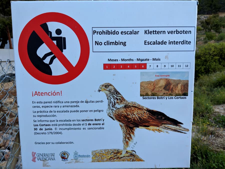 Restricciones a la escalada en los sectores -Botri y los Cortaos- a la izquierda de la vía ferrata 