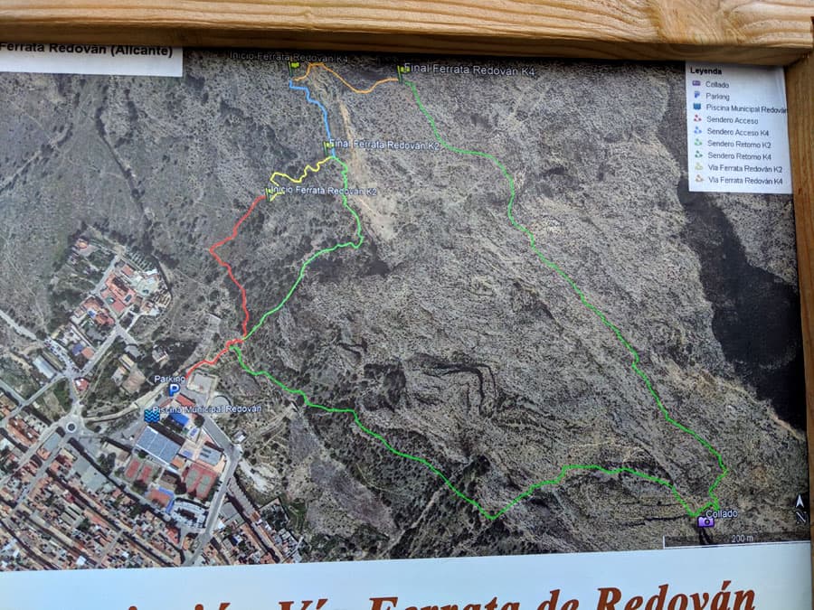 Croquis detallado de la aproximación y del retorno de la vía ferrata 