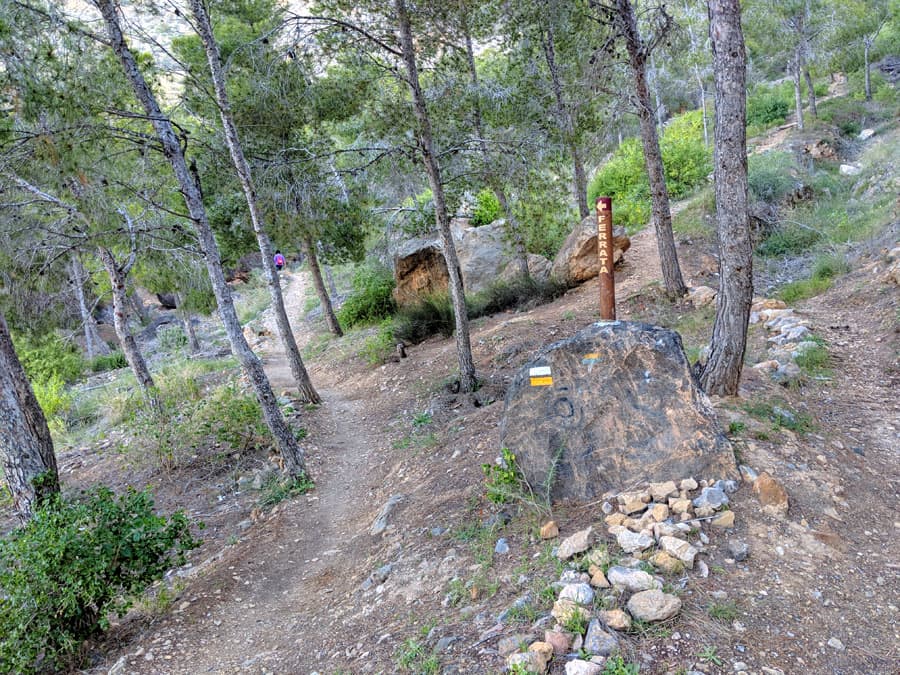 Poste vertical FERRATA y PR 