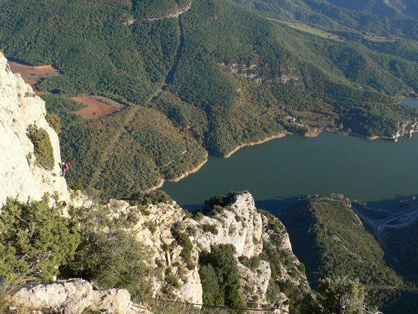 Vistas al pantano de Oliana y la pared del último sector