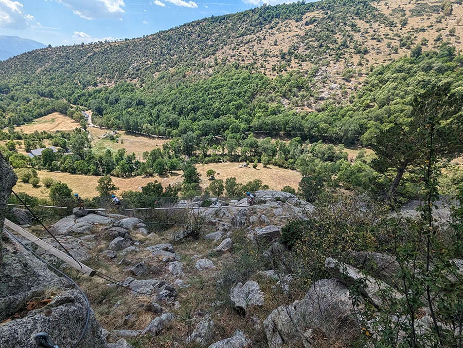Vista atrás hacia los que suben por el circuito azul 