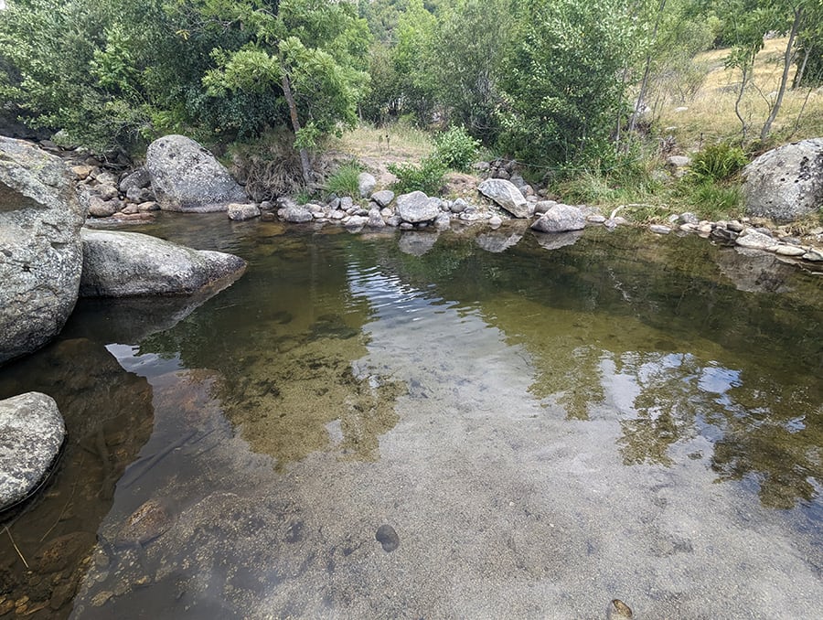 Otro detalle de la mini poza donde refrescarse en verano después del parque 