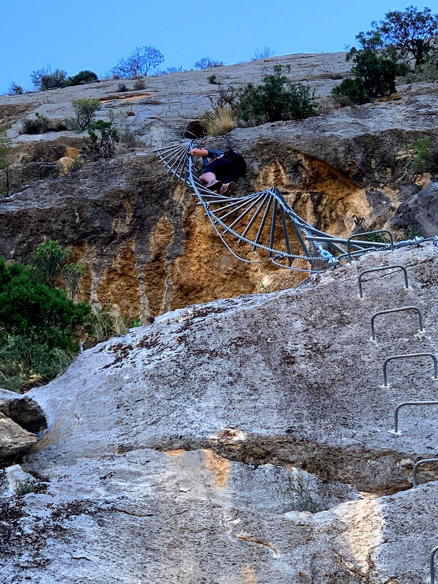 Ojo como se entra en la escalera que puede ser complicado salir si quedas debajo del techo 