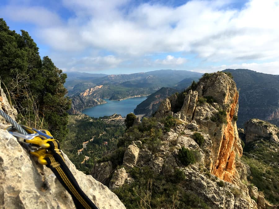 Vistas desde la cresta al Pantano de Santa Ana 