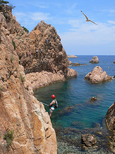View of the prow in overhang from the beginning of the route 