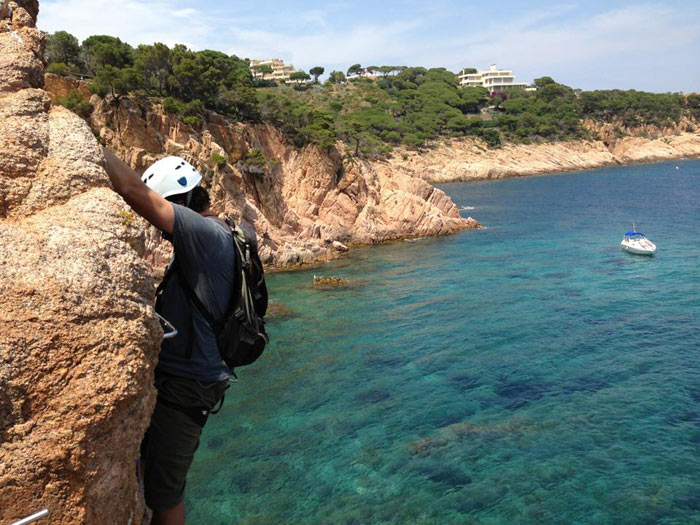 Flanking to find the bay Cala Alga 