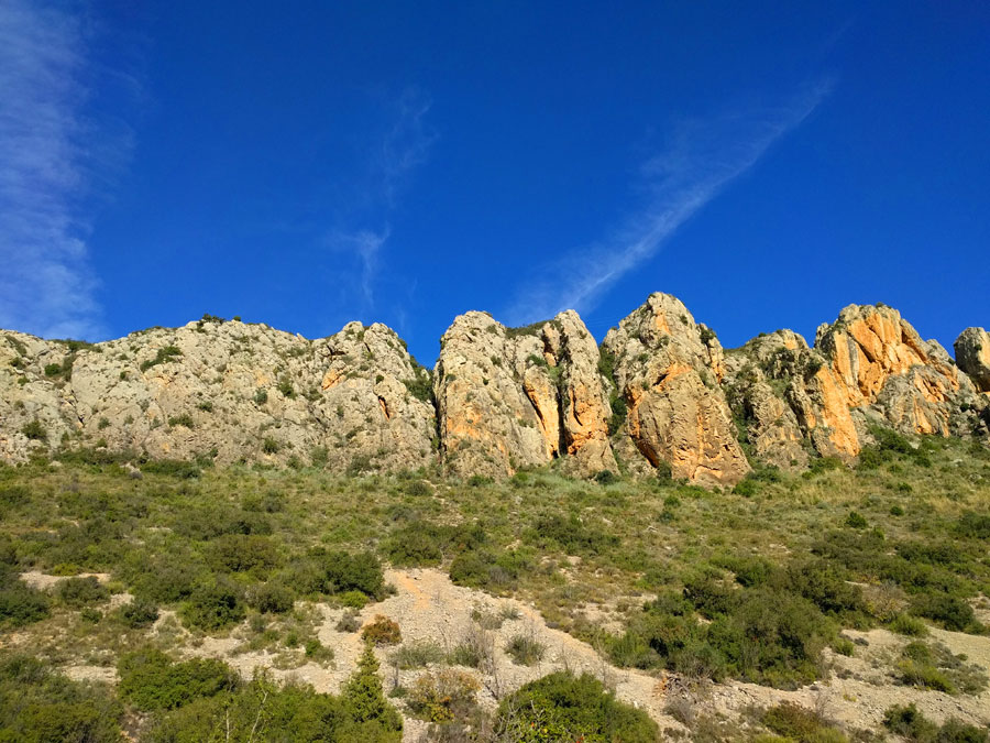La vía ferrata Sergi empieza cerca del límite izquierdo de la imagen 