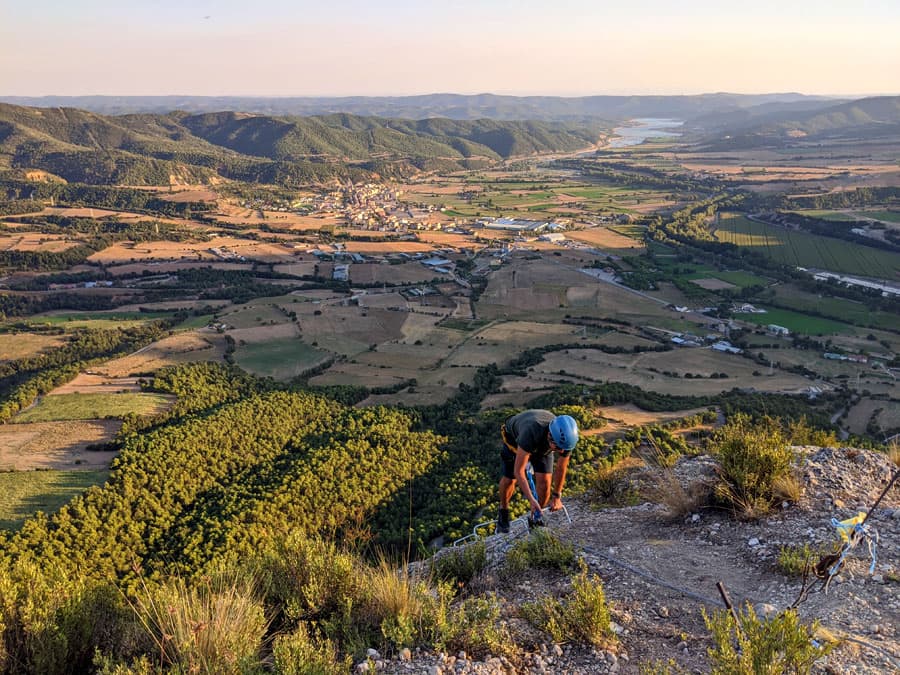 Vistas a Oliana -al sur- desde el final de la vía ferrata 