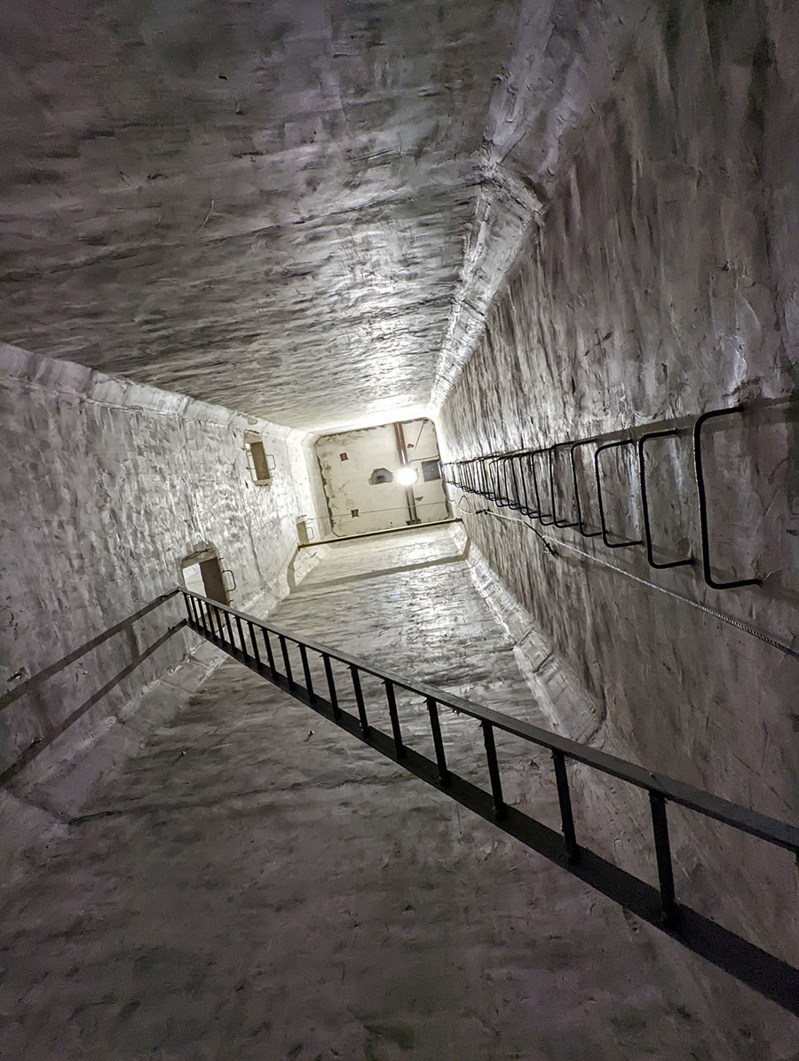 En el fondo del segundo silo 