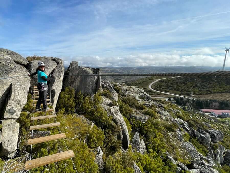 Cruzando la pasarela 