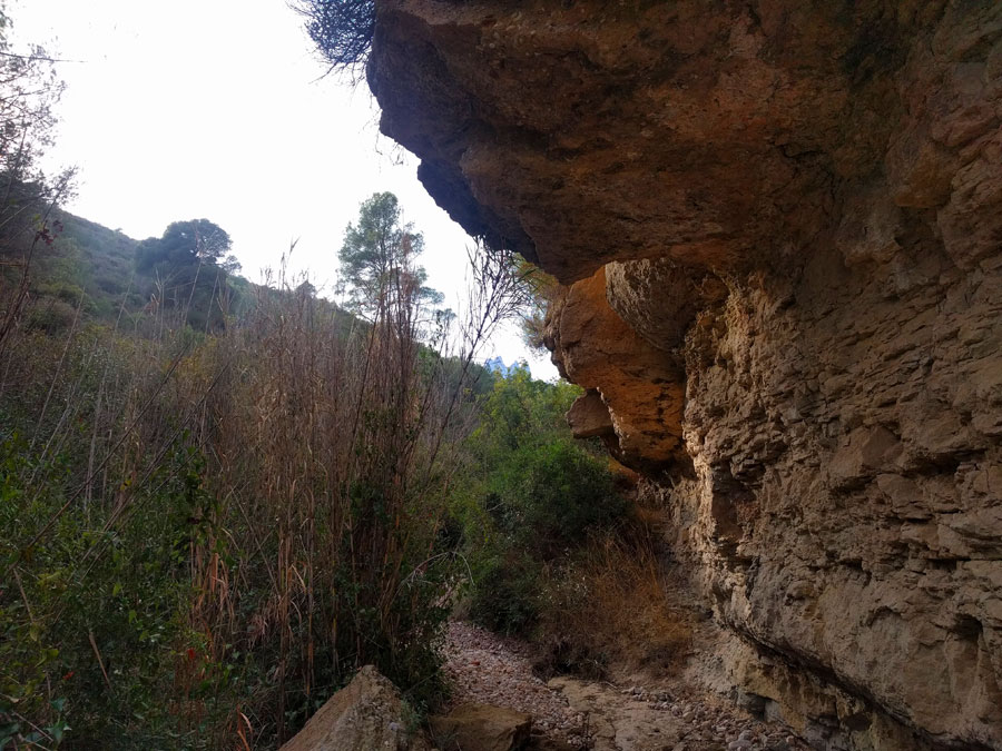 Seguimos por el lecho del torrente 