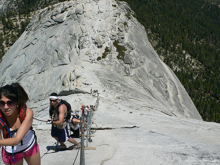 Lots of people hiking up and a clear route down 