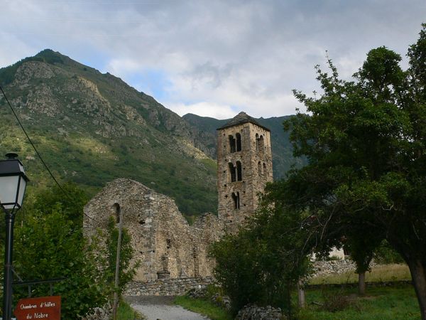 Iglesia románica de Vives 