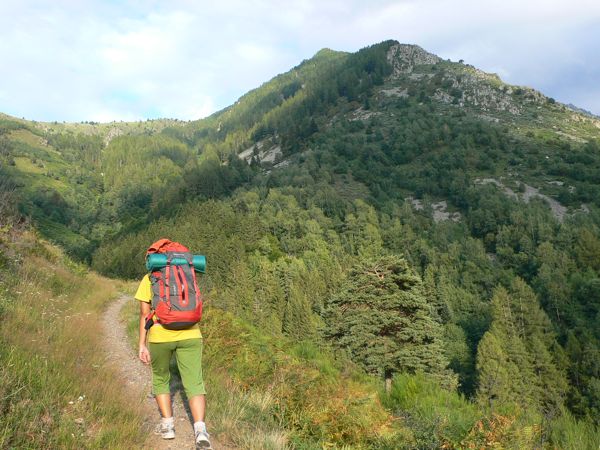 Dura subida hacia el Coll de Jos 