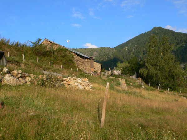 Masía aislada de Bordes de Coual donde podremos comprar queso fresco 