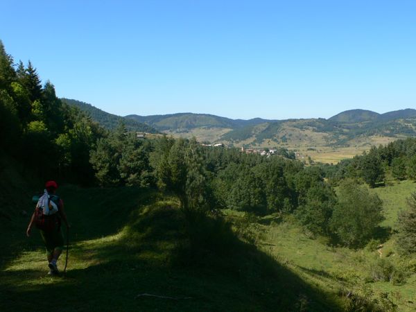 Montelhó al fondo 
