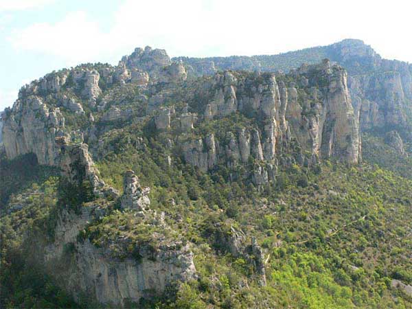 Vistas de la zona por la que transcurre el sendero de J. Brunet dónde deberemos trepar 
