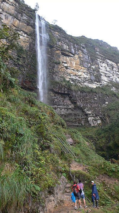Al pie de la catarata Gocta superior 