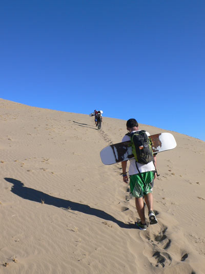 Primer tramo de subida por la duna 