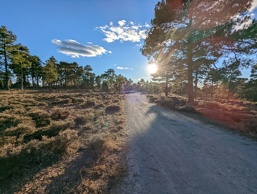 Pista de tierra de camino al mirador de Uña 
