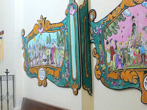 Retablo de la ilustradora Pilarín Bayés 