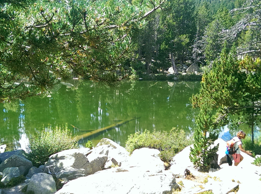 La entrada al lago del Orri 