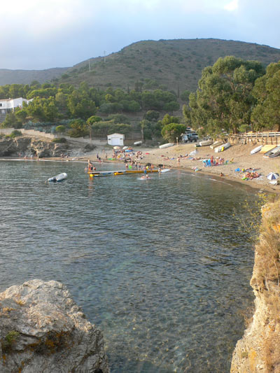 Cala Pelosa -tiene chiringuito- 