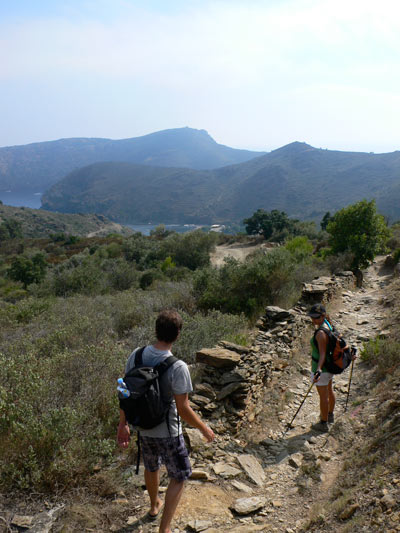 Seguimos descendiendo a la Cala Jòncols 