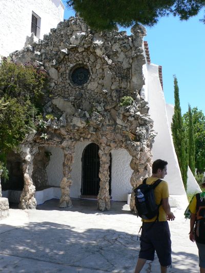 Antes pasamos por la ermita de la Trinitat de Vallcarca 