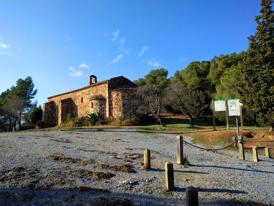 Otra vista de la Ermita de la Salut 