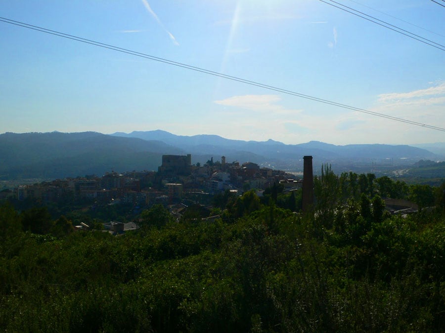 Vista del Castillo del Papiol desde les Escletxes 