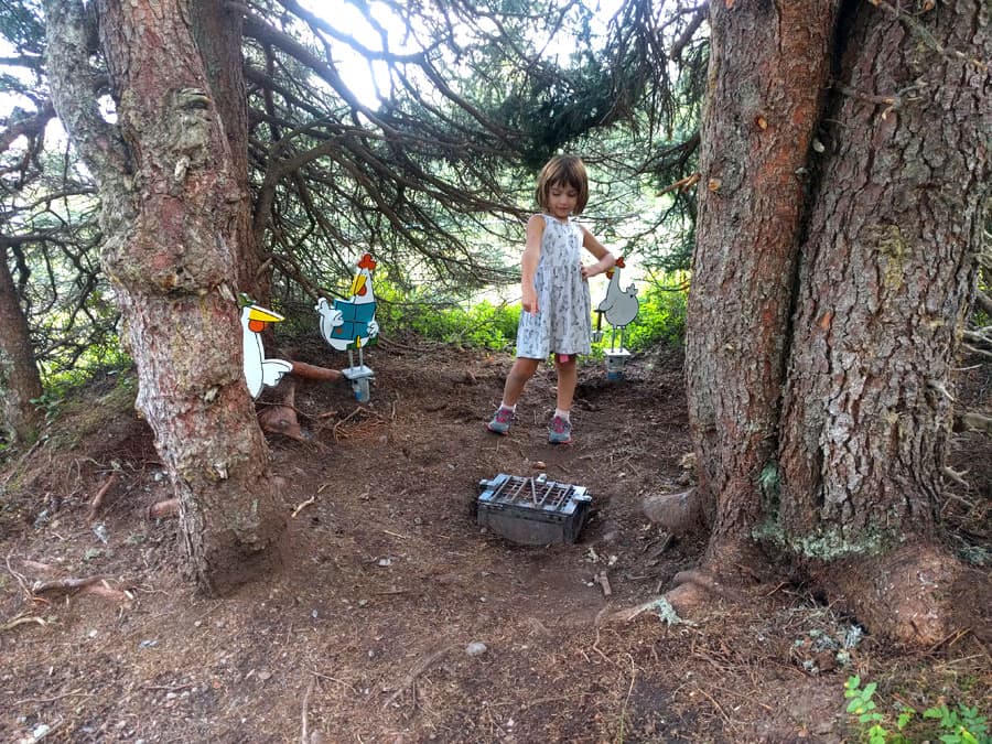Stop number 8. Kids will have fun treasure hunting behind the picnic area 