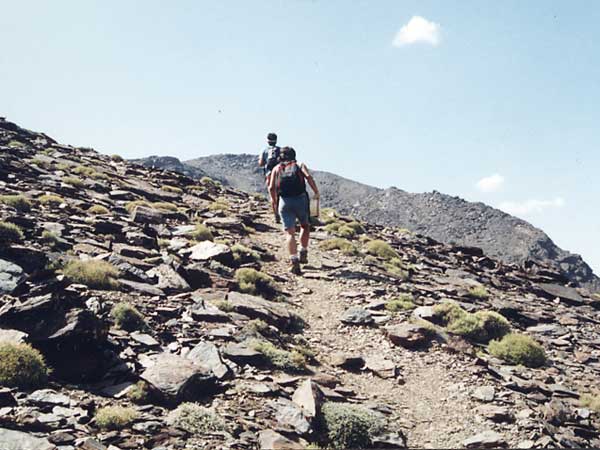 Subiendo por la Loma de Resuello 
