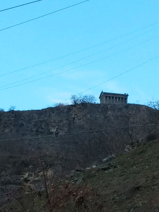 Nos alejamos del templo 