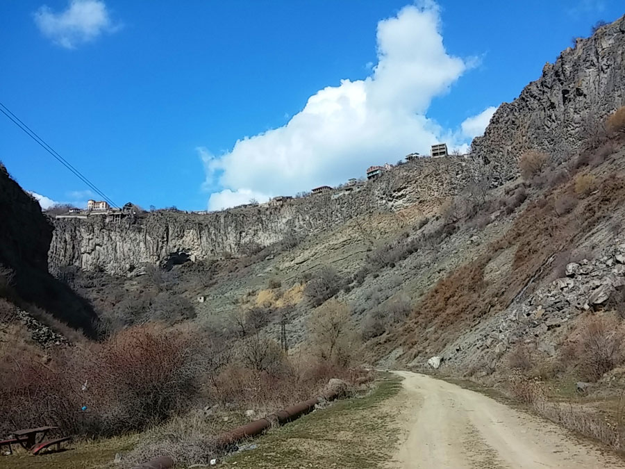Vista al pueblo de Garni 