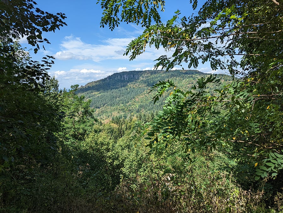 Vistas a las rocas de Battert junto al castillo de Hohenbaden