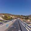 Cruzando el puente sobre la Ronda de Dalt / Bike route El balcón de Barcelona, la carretera de les Aigües 