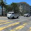 Antigua furgoneta Volkswagen en las laderas de San Francisco / Bike route San Francisco | Golden Gate | Sausalito 